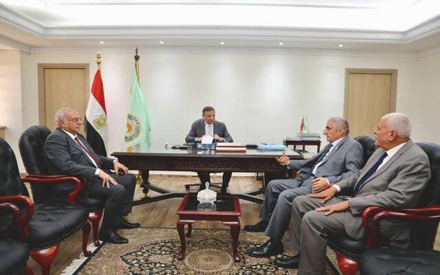 مباحثات لدعم المزارعين المصريين ومكافحة التصحر