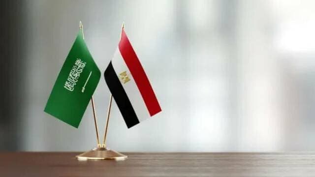 Saudi and Egypt sign visa waiver deal