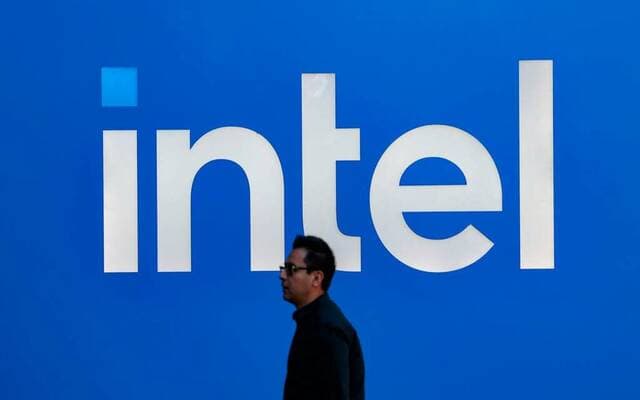 Intel shares fall despite strong earnings