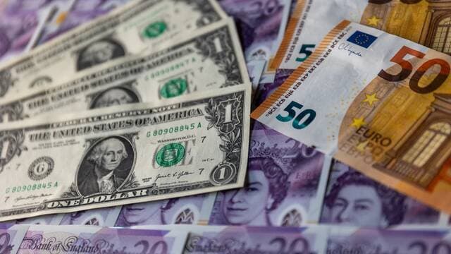 Pound Gains as Euro Holds Steady