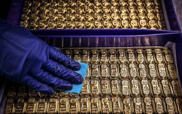 Gold Maintains Gains Near $4400
