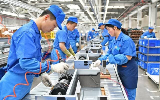 Chinese factory activity shrinks in July