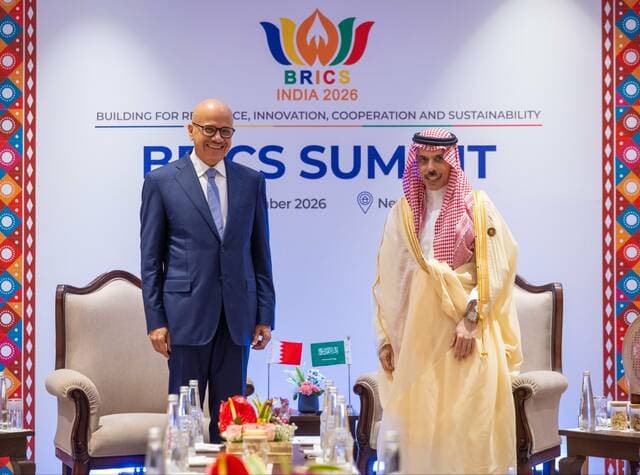 وزير خارجية البحرين يدعم إجراءات السعودية