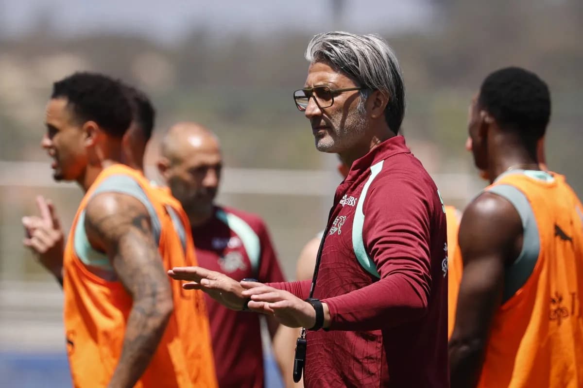 مدرب سويسرا يثق في مسيرة الفريق بكأس العالم