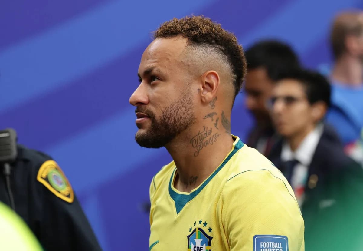 نيمار يسخر من توقعات خروج البرازيل