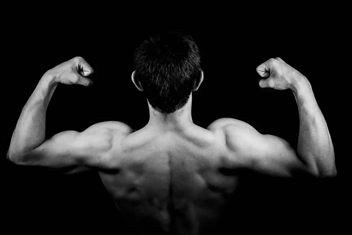 ضعف عضلات الصدر والظهر يزيد خطر الأزمات