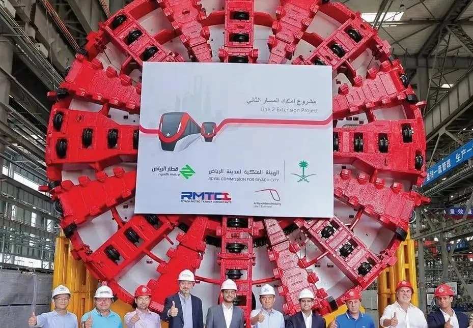 جاهزية آلة حفر الأنفاق العملاقة لمشروع امتداد قطار الرياض