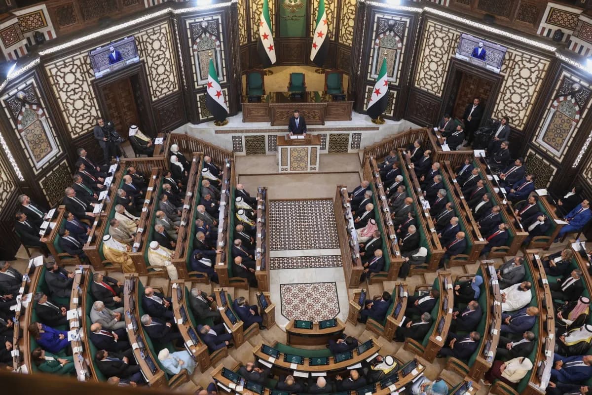 الشرع يفتتح الجلسة الأولى لمجلس الشعب وسوريا تكتب تاريخاً جديداً
