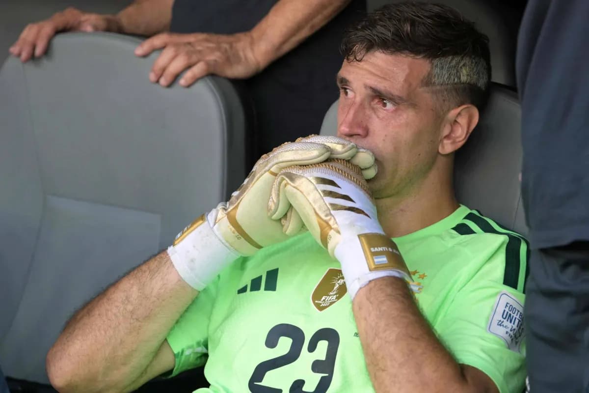 Martínez's 11 Saves Not Enough for Argentina