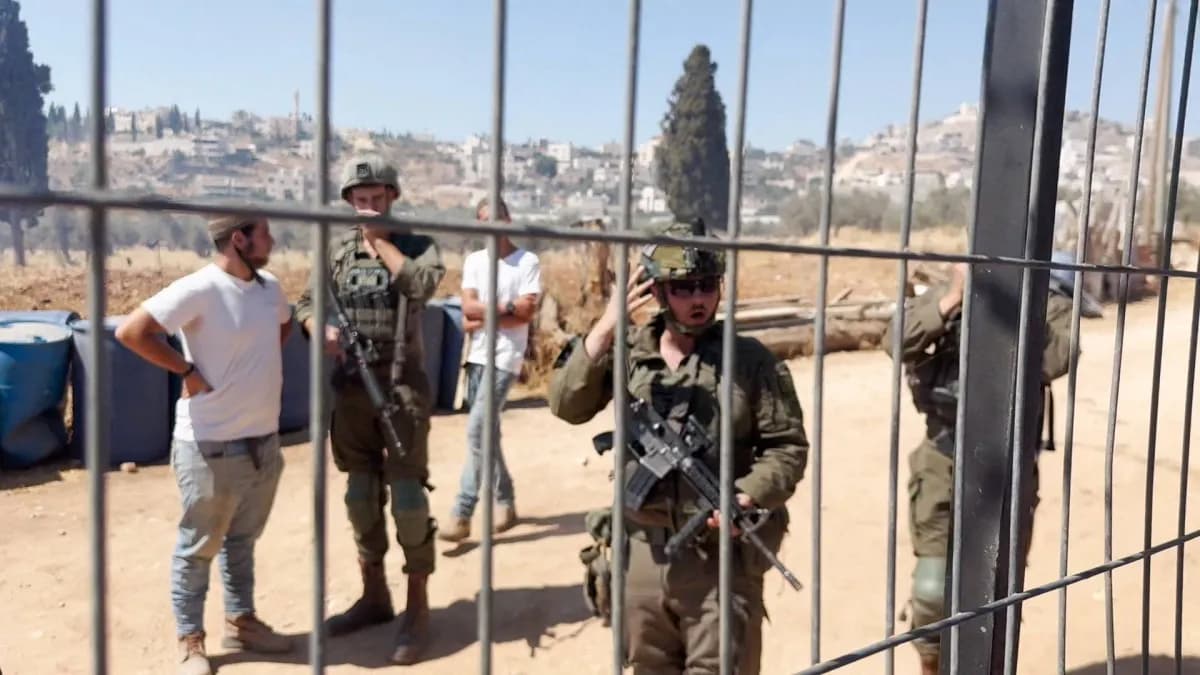 عائلة فلسطينية تتهم الجيش الإسرائيلي بمنع استخدام مرحاضها