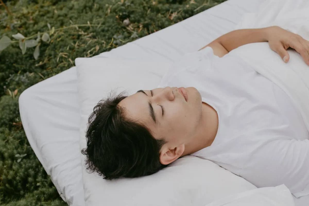 Early Bird Dinner on TikTok claims to improve sleep