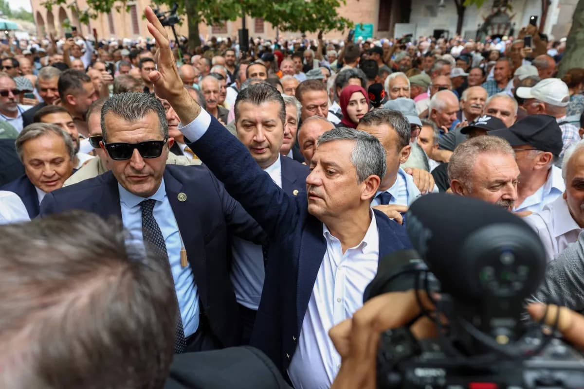 Ozils Plan to Revamp Turkish Opposition
