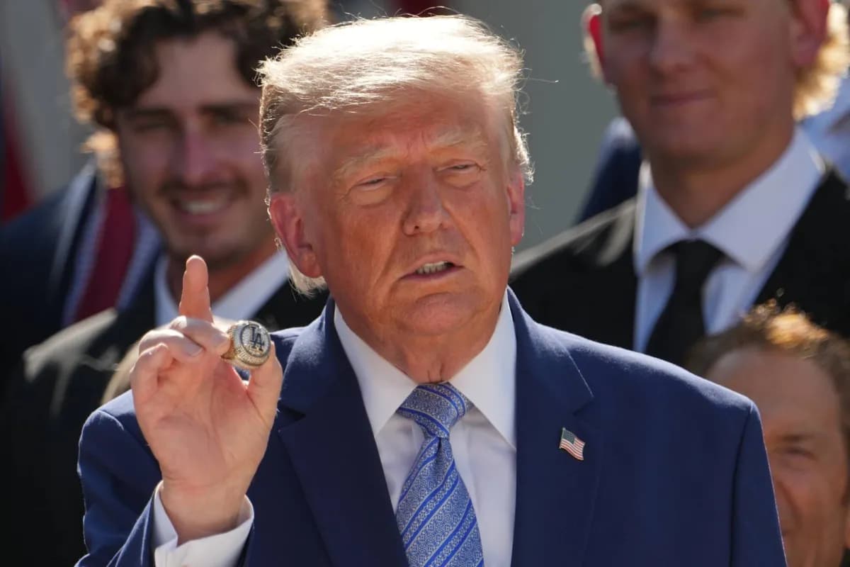 Trump cautions Russia and China on Iran arms sales