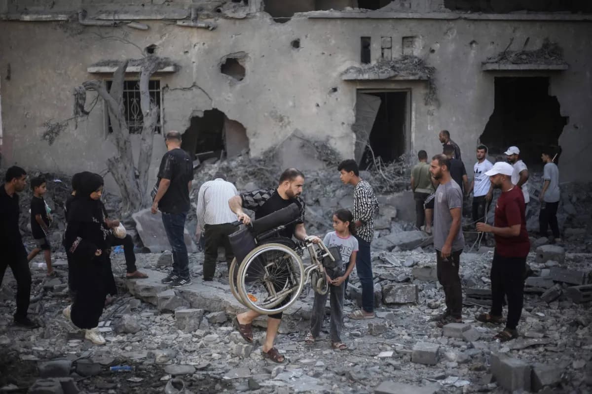 Plan to reassign 5,000 Hamas staff