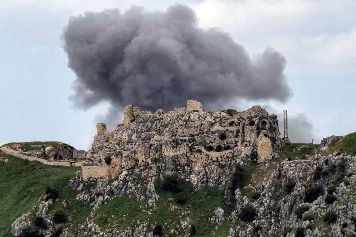 Explosions near Qalaat al-Shkif Lebanon