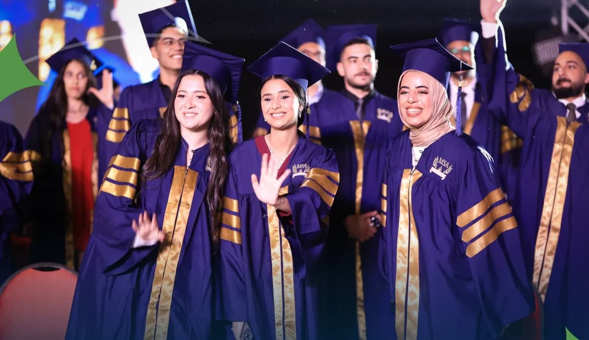 تكاليف الجامعات الخاصة ت burden أسر مصرية