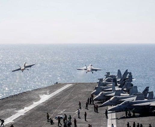 US Aircraft Carrier Returns Home