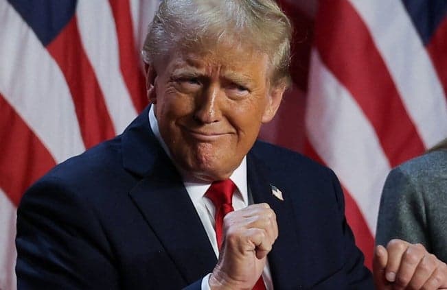 Trump redraws map, creates America Lake