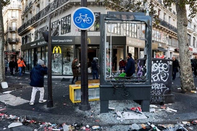 فرنسا تتعرض لأكبر اضطرابات منذ سنوات