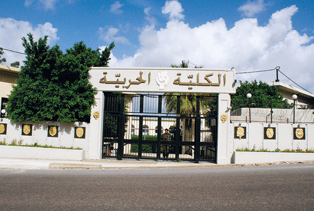 الجيش يحدد شروط تطويع تلامذة الضباط