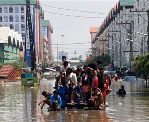 Thailand flood toll reaches 8