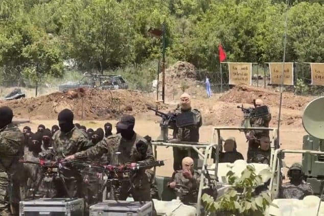 حزب محاصر بسحب السلاح في الشمال