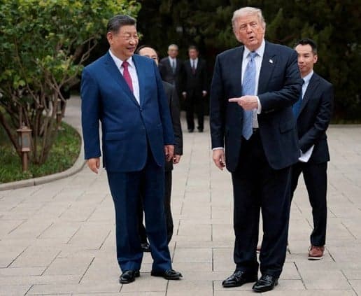 Trump to greet Xi Jinping at plane ladder