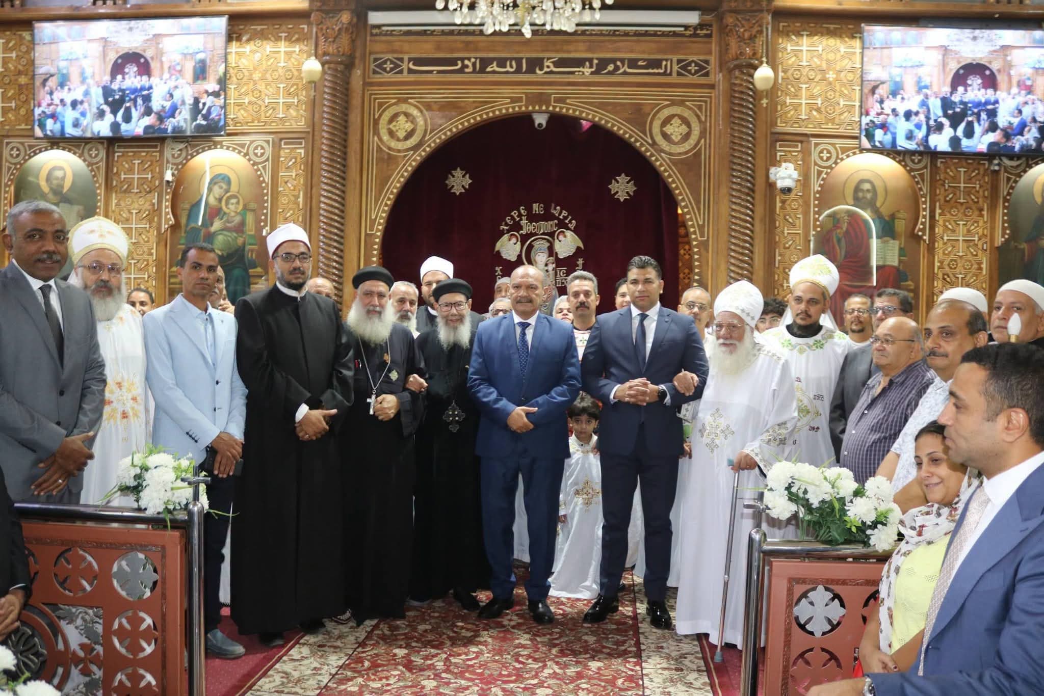 محافظ السويس يبارك الأقباط في عيد السيدة العذراء