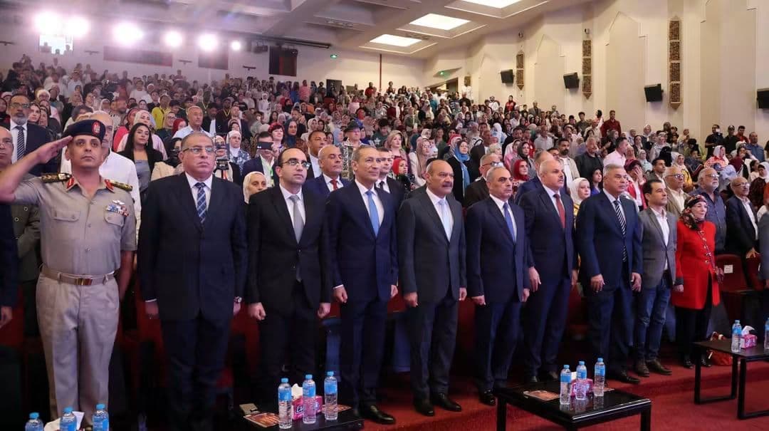 محافظا الإسماعيلية والسويس يفتتحان مهرجان الفنون الشعبية السادس والعشرون