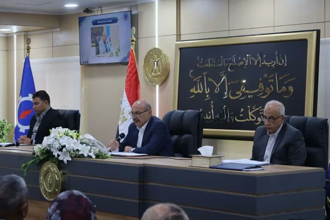 محافظ السويس يرأس المجلس التنفيذي