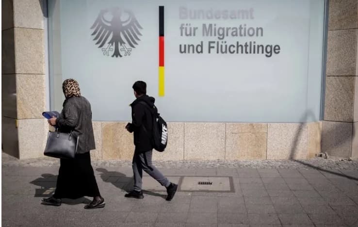 أطفال تونسيون يعتدون على طفل ألماني ويصورون الجريمة