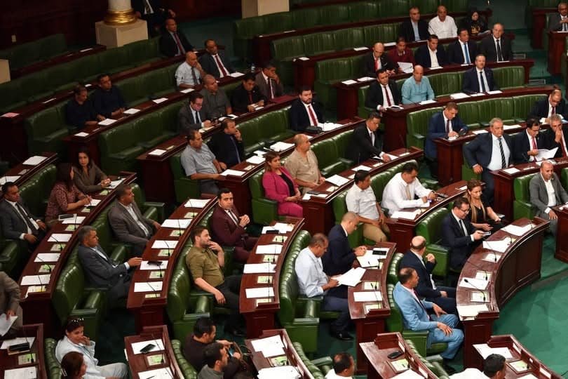 نائب تونسي يطالب بجلسة لمناقشة الوضع