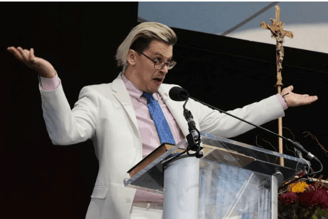 Far-right extremist deported from US to UK