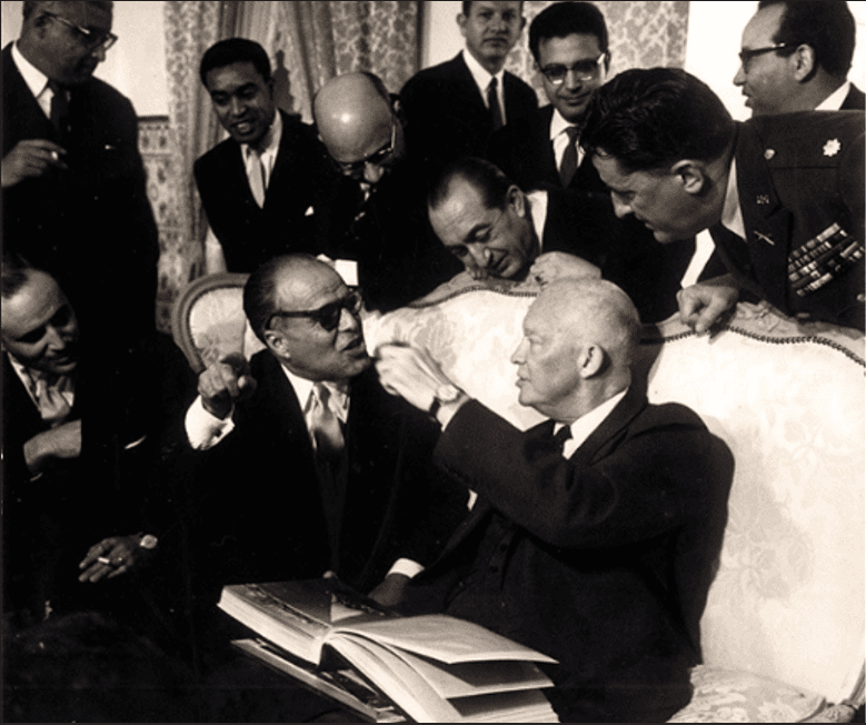 السفارة الأمريكية تذكر لقاء 1959 في تونس