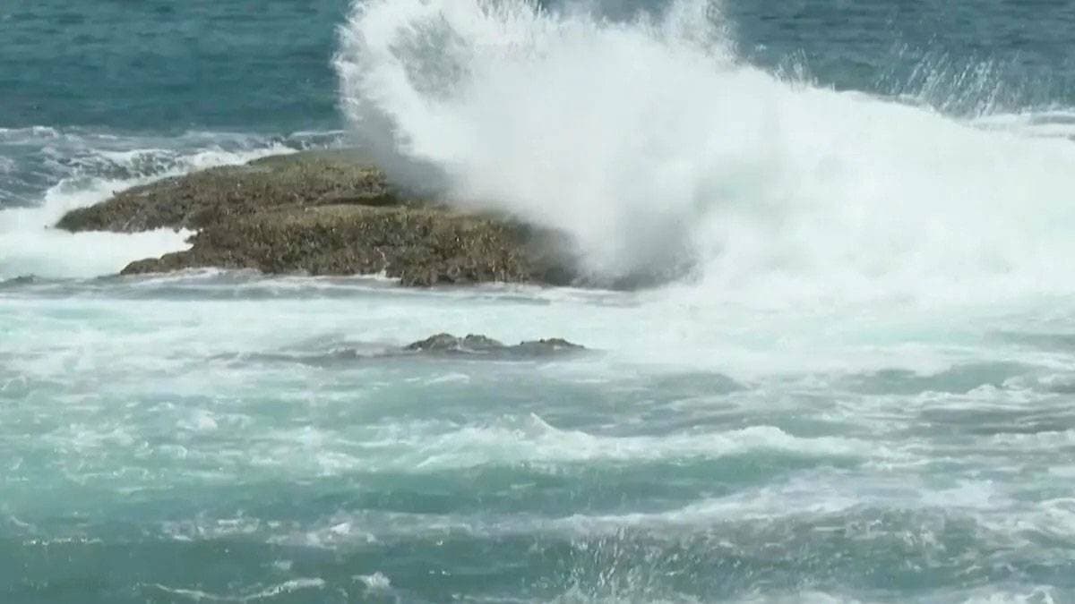 15 dead in the Philippines and thousands evacuated in Taiwan as Typhoon Faxai approaches