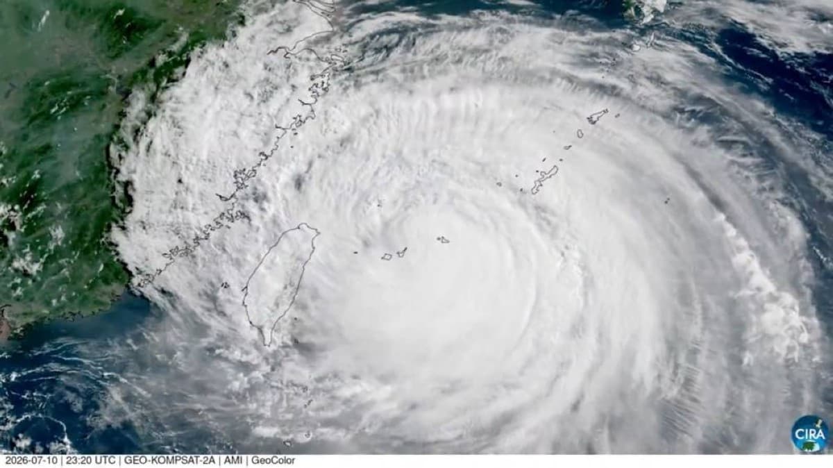 China evacuates over 600,000 people ahead of Typhoon Bavi's landfall