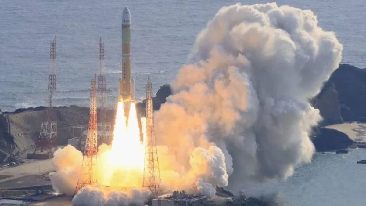 Japan Successfully Tests Reusable Space Rocket for the First Time