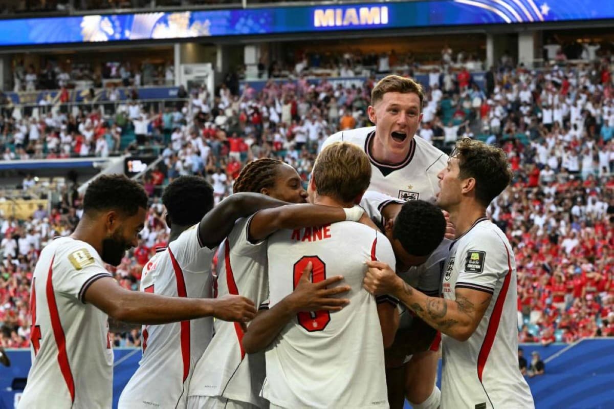 نادر يتأهل مع منتخب إنجلترا إلى نصف نهائي كأس العالم