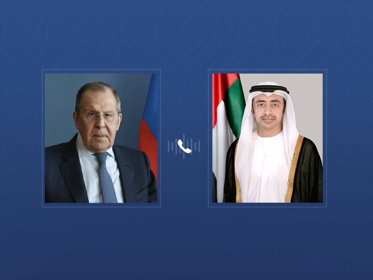 عبدالله بن زايد ووزير الخارجية الروسي يتحدثان عن التطورات