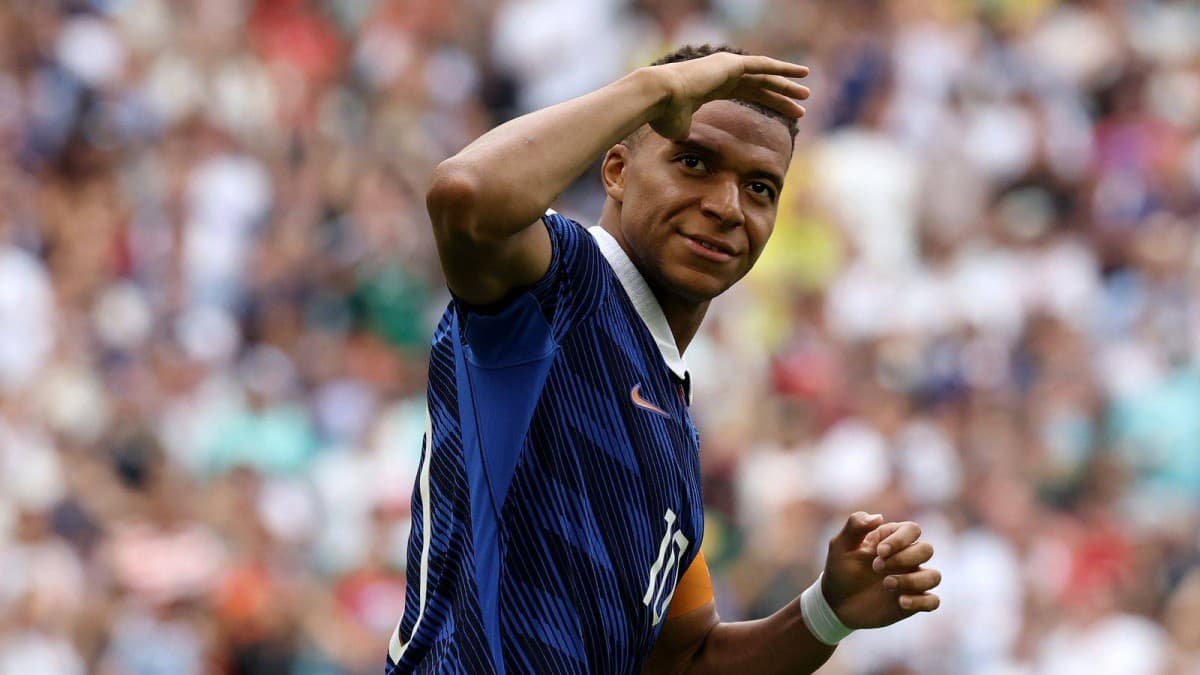 ميسي يفتقد الحذاء الذهبي ومبابي يحافظ على لقبه