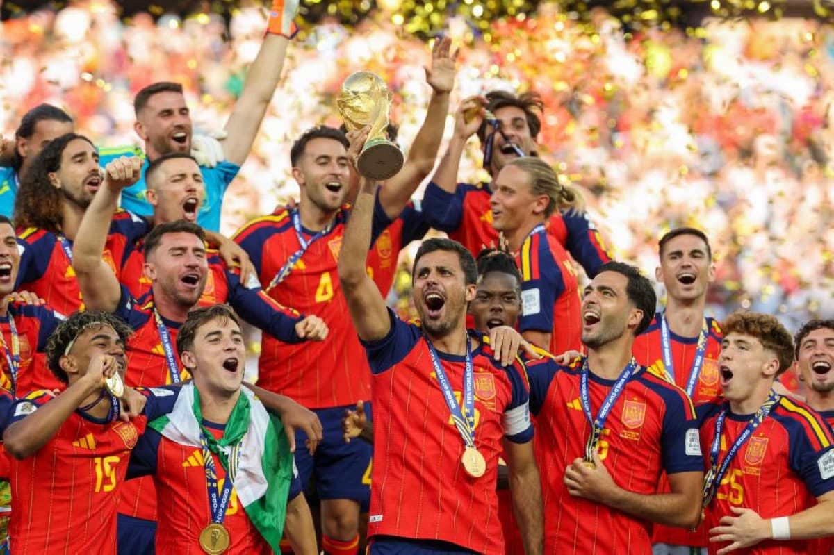 Global Press Praises Spain's Win