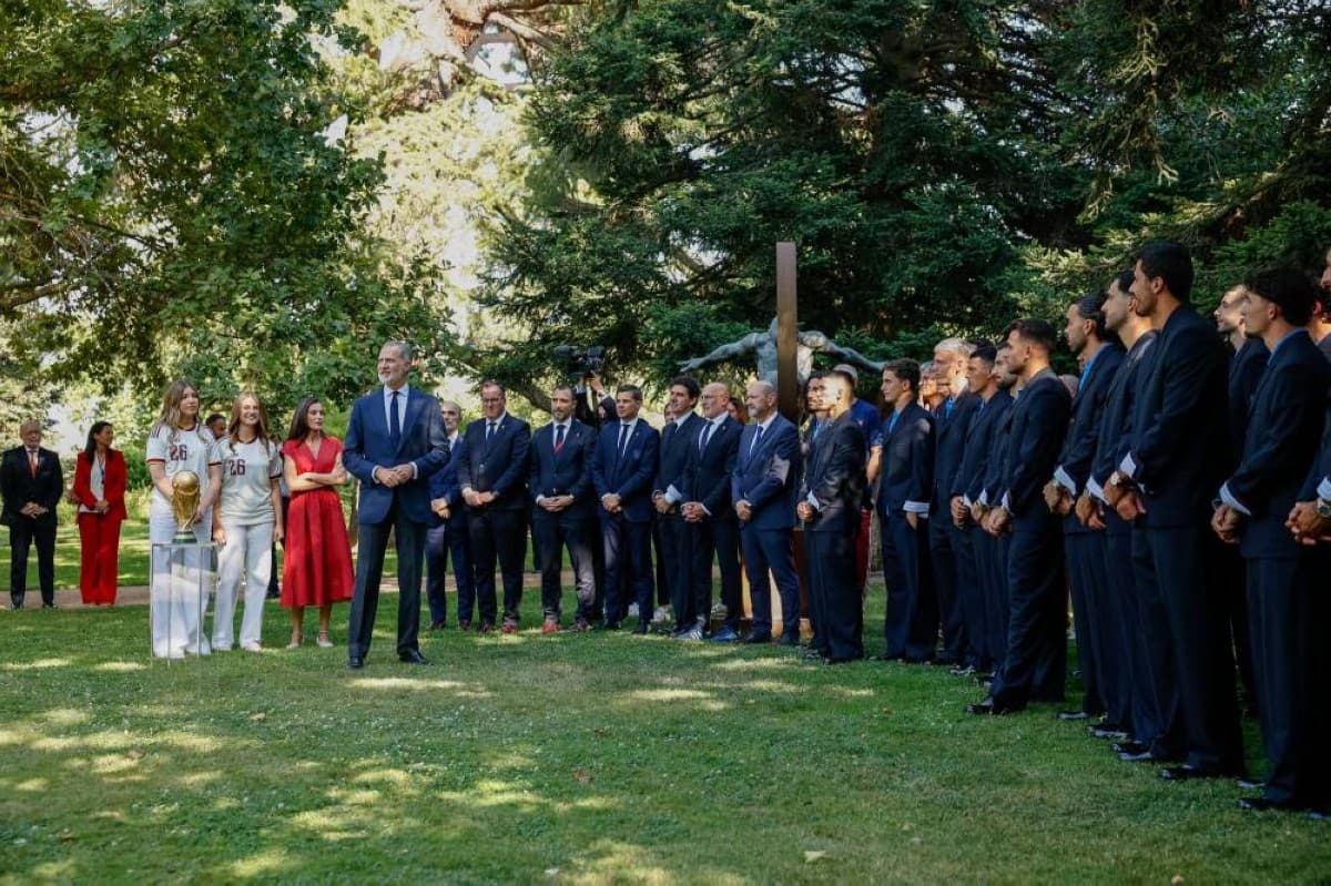Spain team receives royal welcome