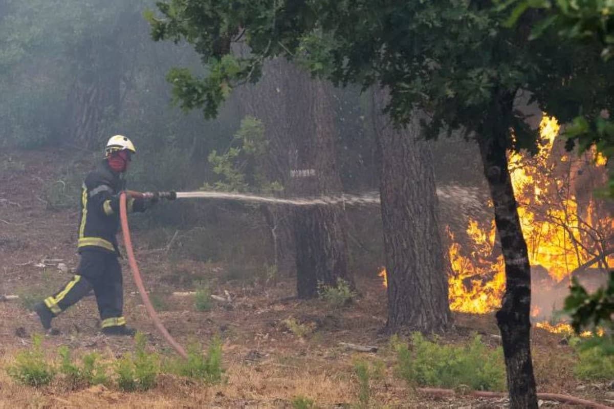 Spain evacuates over 70,000 due to wildfires