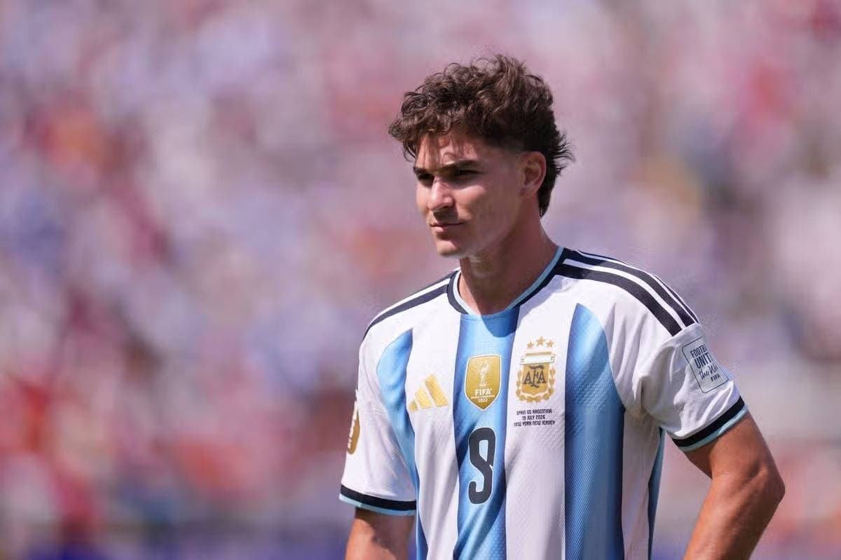 Julian Alvarez Seeks Barcelona Transfer