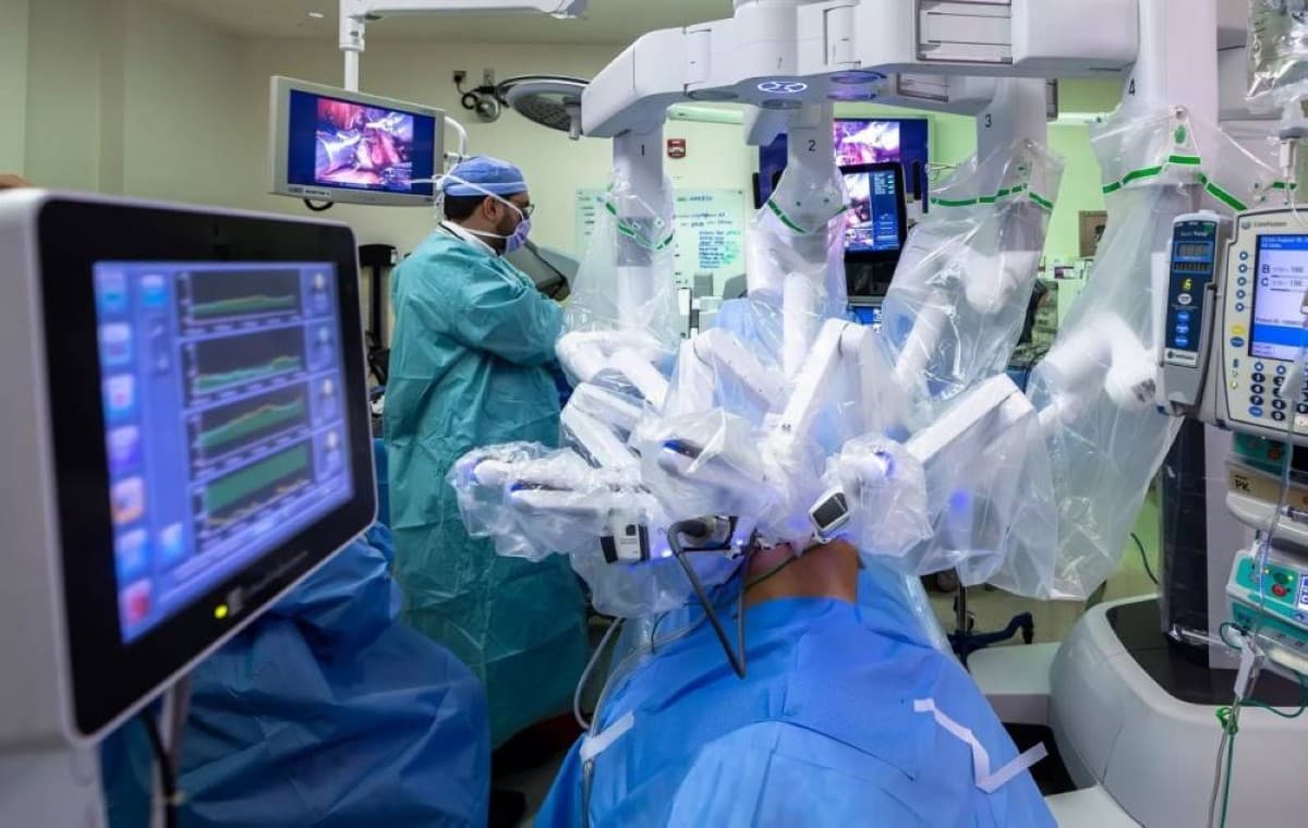 Medical Robots Boost UAE Healthcare
