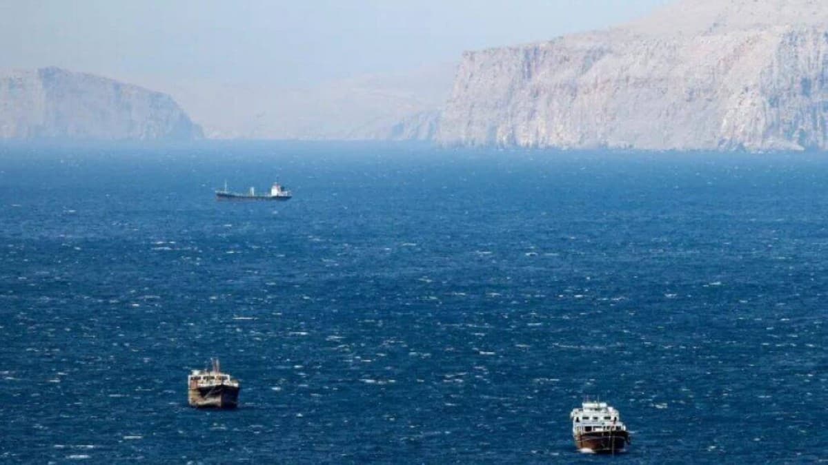 Oman Suggests Joint Management of Hormuz