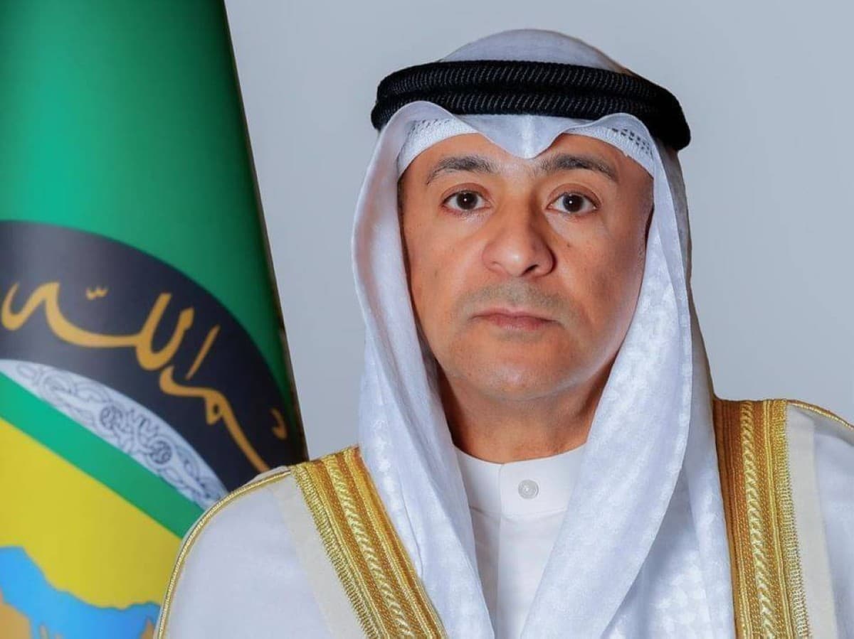 أمين مجلس التعاون يندد بالاعتداءات الإيرانية على الكويت