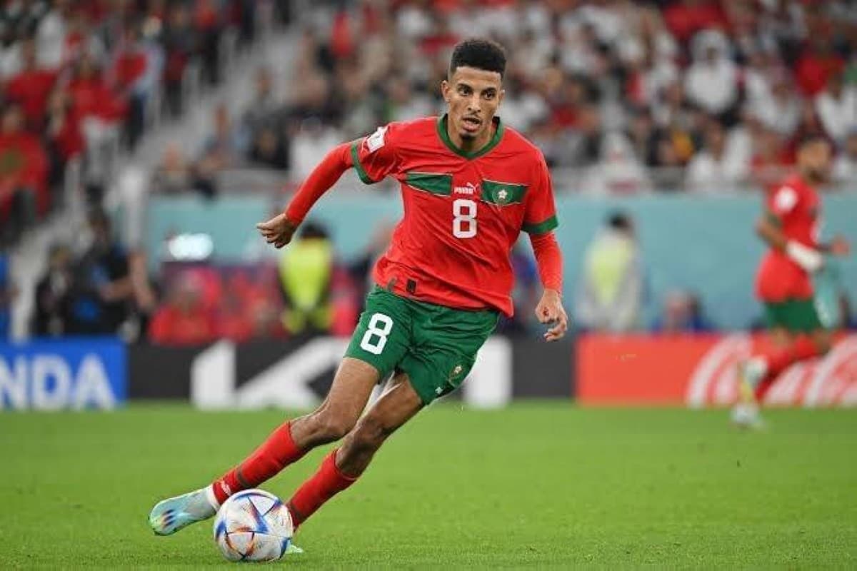 أوناحي مرشح برشلونة لتعويض دي يونغ