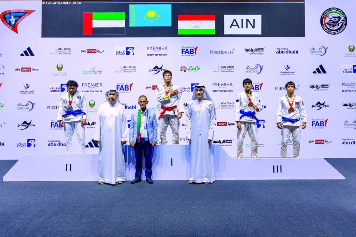 الإمارات تتوج بـ 13 ميدالية في بطولة العالم للجوجيتسو تحت 18 عاماً