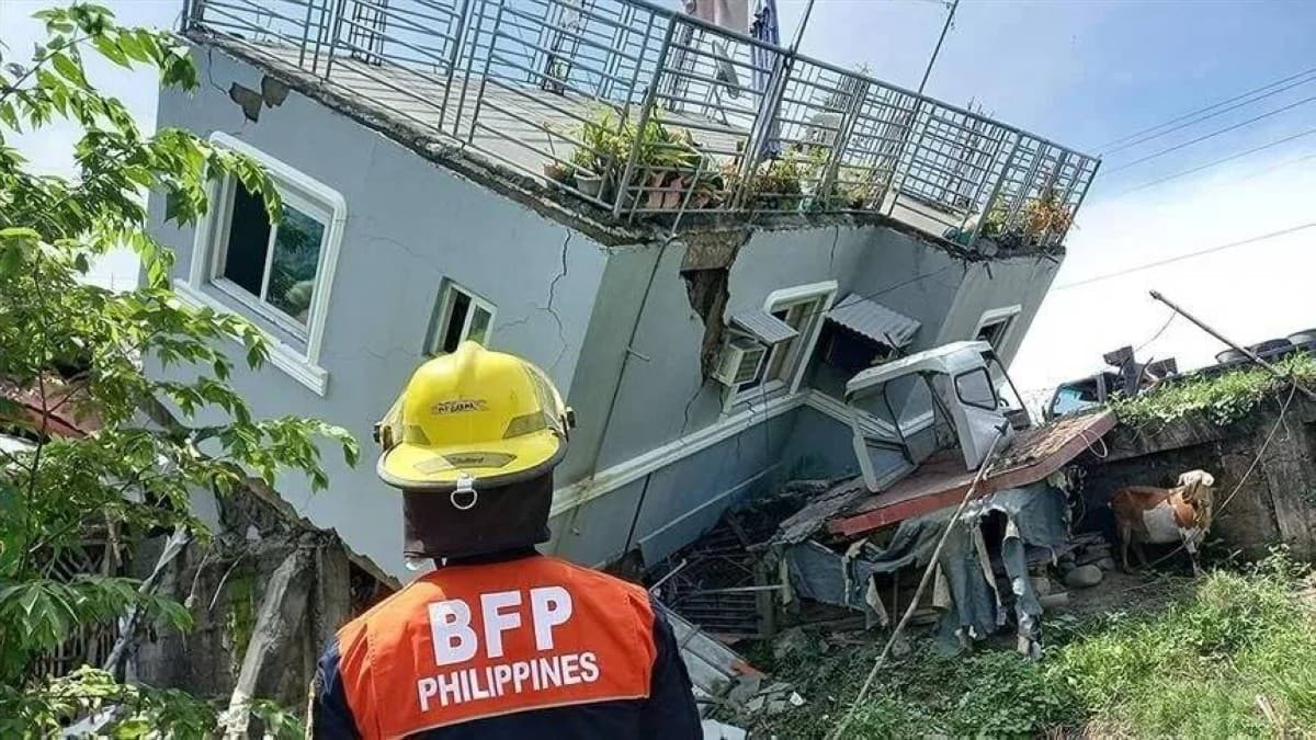 Philippines Endures 7-Magnitude Quake